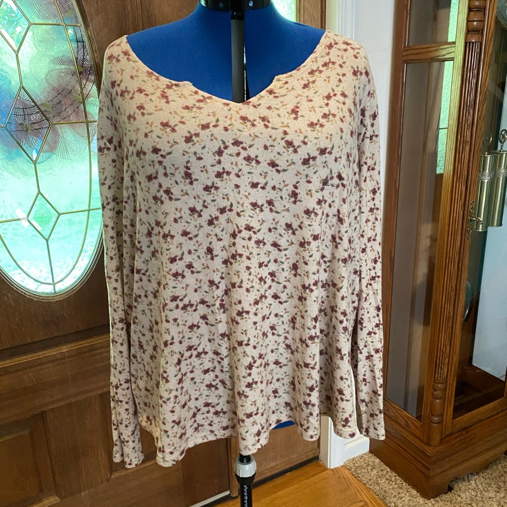 Maurices Long Sleeve Tee.